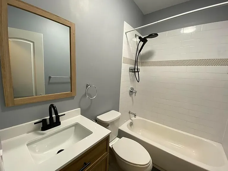698 Broadway #3 — Photo 12