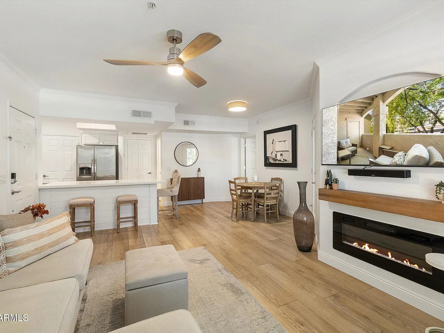 1 bed, 1.0 bath, 810 sqft, $2,000 — Photo 1
