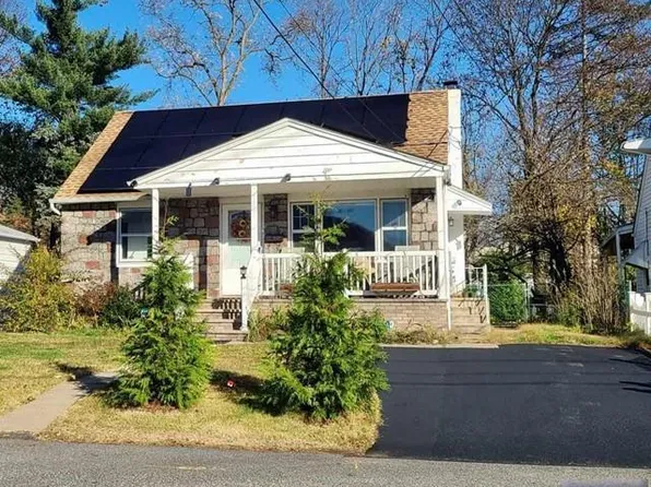 15 Brook St, Mahwah, NJ 07430