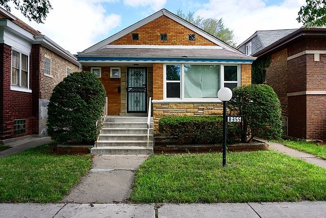 1st image of 8355 S Crandon Ave