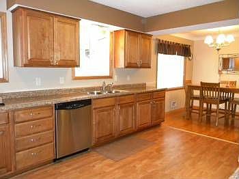 2nd image of 2447 Elm Dr