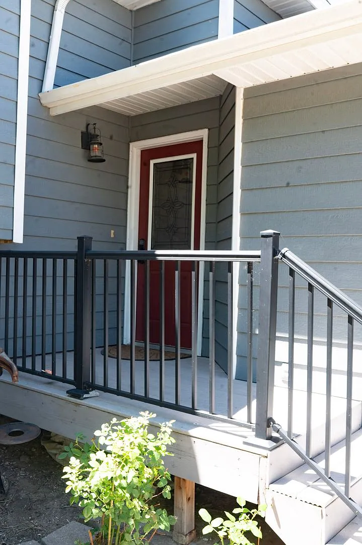 ~Applications Pending~ * Move-In Special * 4 Bedroom, 2 Bath Home For Rent — Photo 4
