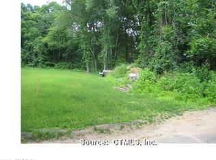11 Gloria Pl, East Haven, CT 06512