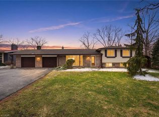 1 Thorncrest Blvd, Hamilton, ON L9H 7L1