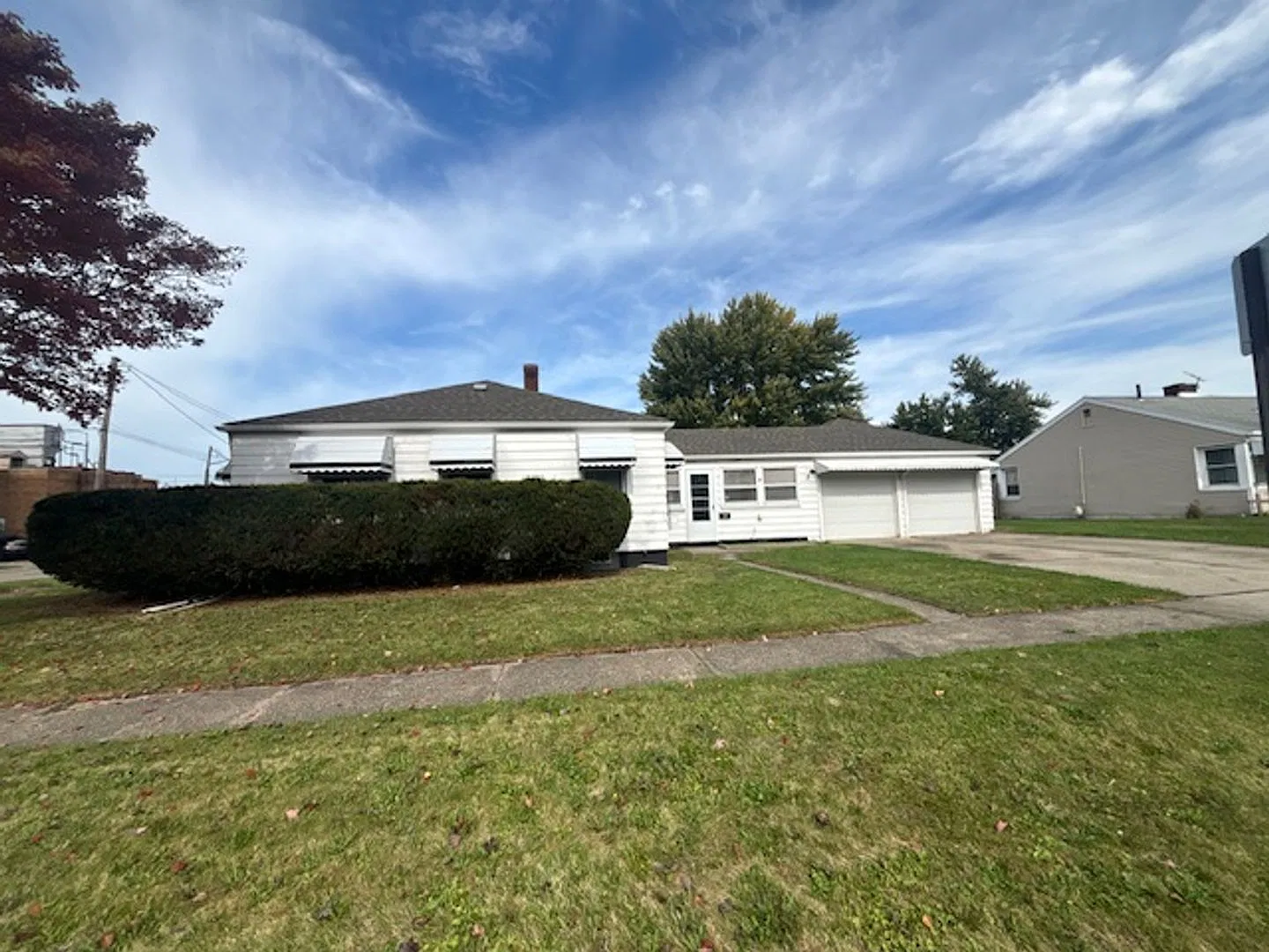 Charming 2 bedroom 1 bath ranch house on the Eastside of Lorain. — Photo 3