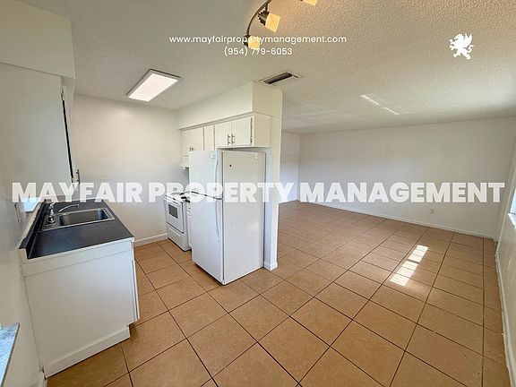 3rd image of 3741 SW 59th Ter Unit 1
