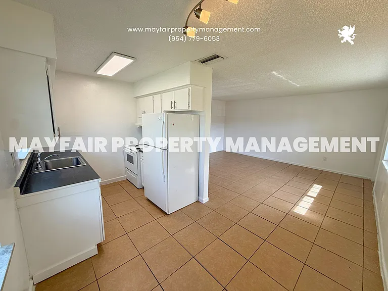 3741 SW 59th Ter #1 — Photo 3
