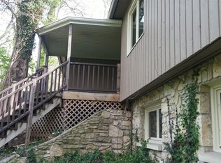 2060 Hunting Ave, Manhattan, KS 66502