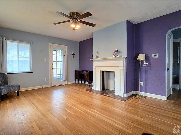 4th image of 3827 Cleveland Ave