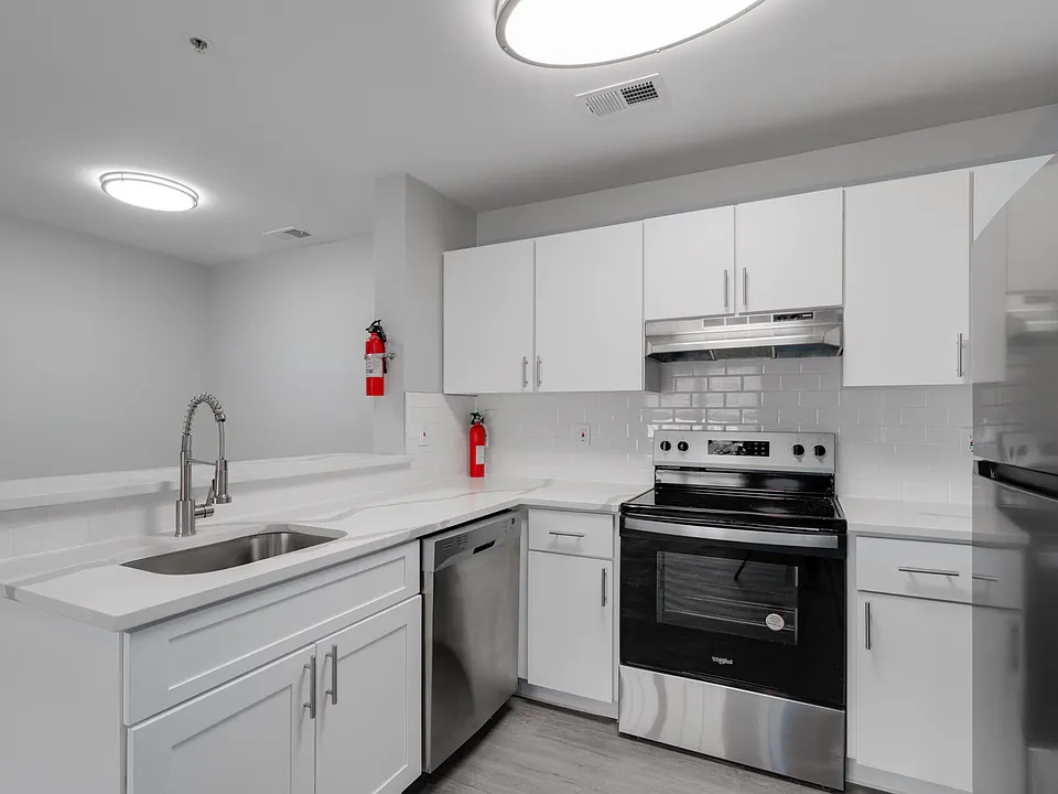 227 W 4th St #2B