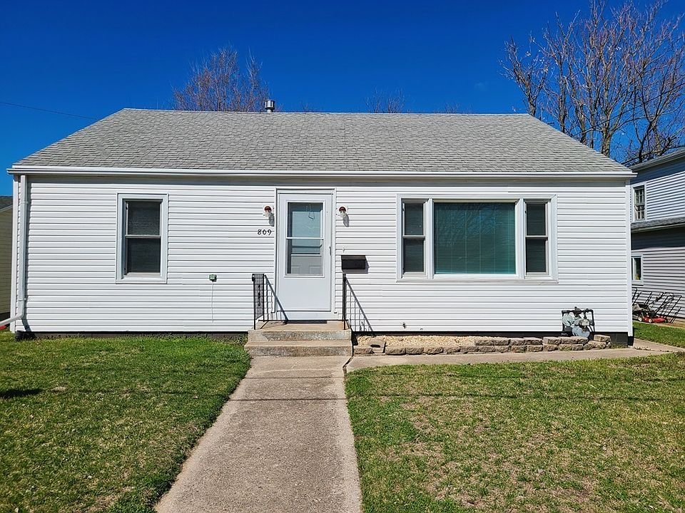 809 W 4th St, Dixon, IL 61021 | Zillow