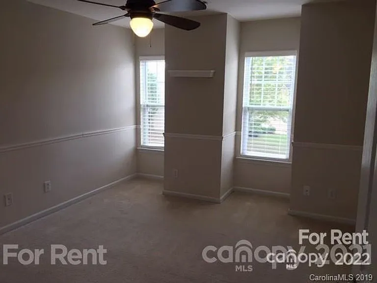 17418 Westmill Ln — Photo 17