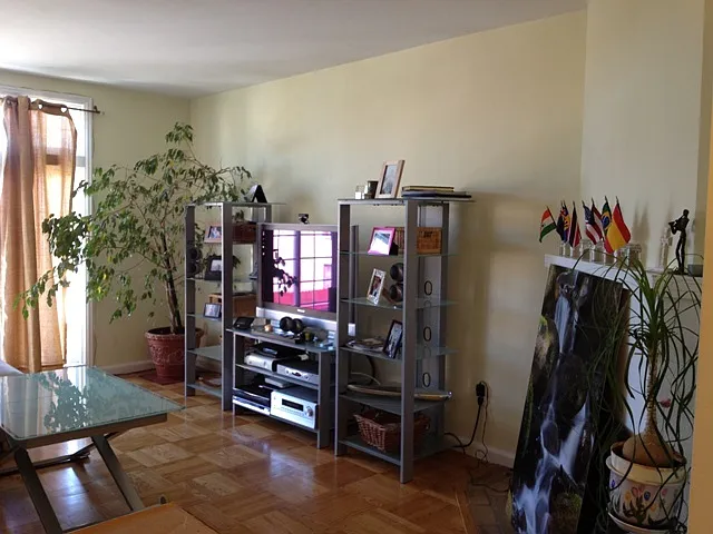 540 Melrose Ave — Photo 3