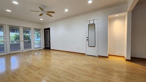 20 Park Dr Photo 1