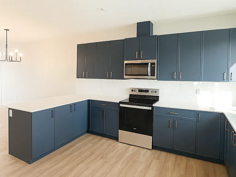 1033 Aster Blvd NW — Photo 5
