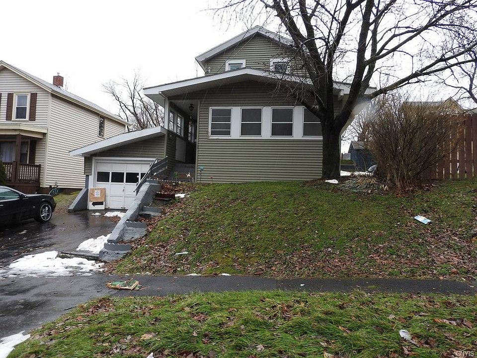 1st image of 312 Douglas St