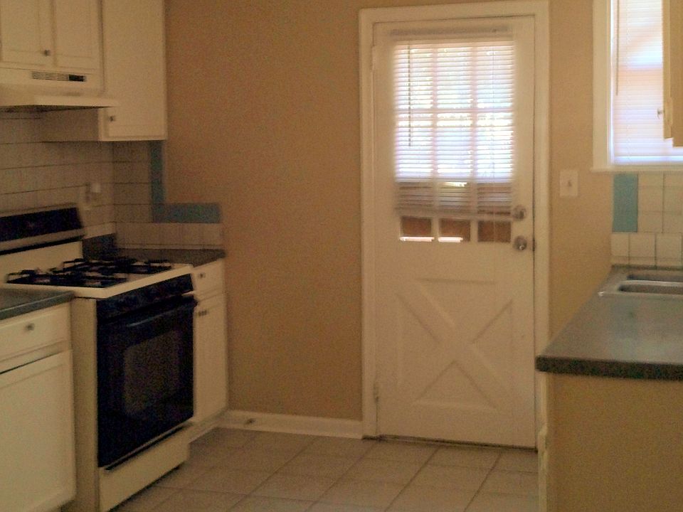 2nd image of 1403 Epworth St SW