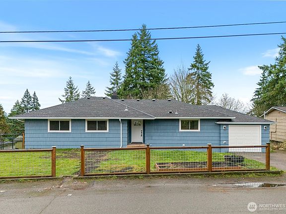 2nd image of 1530 Crestview Drive