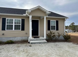 402 Gail Morgan Ln, Jacksonville, NC 28540