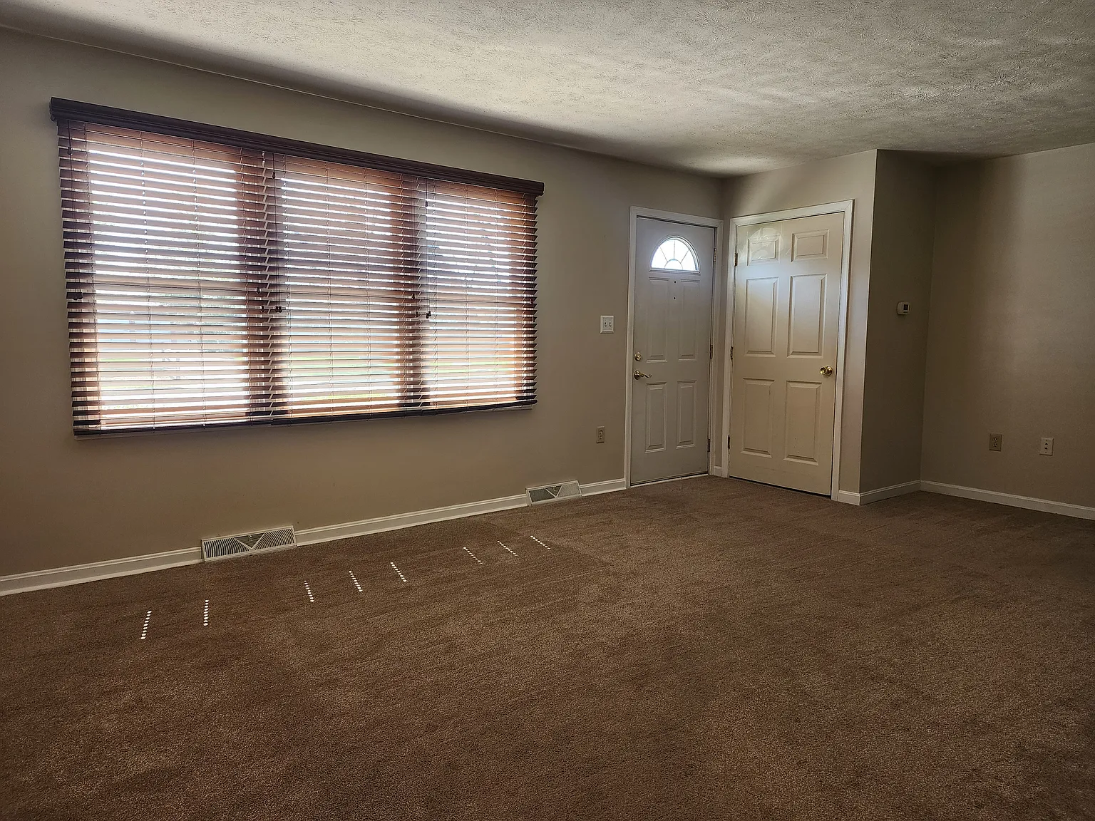 2 bed, 925 sqft, $1,950 — Photo 2