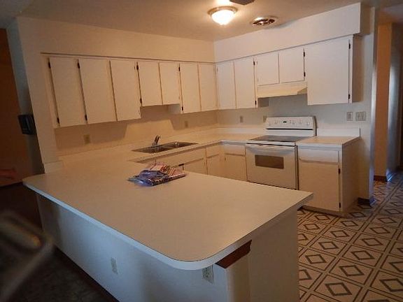 4th image of 2702 Welton Cir
