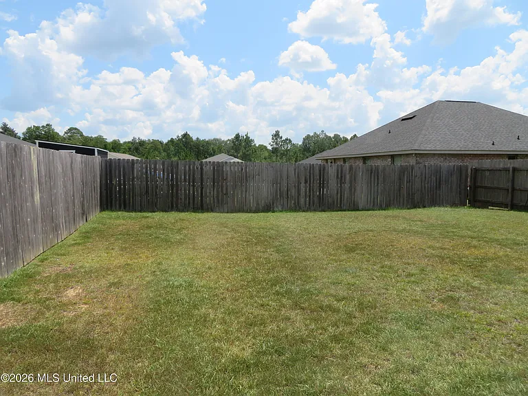 18172 Tiffany Renee Dr — Photo 20