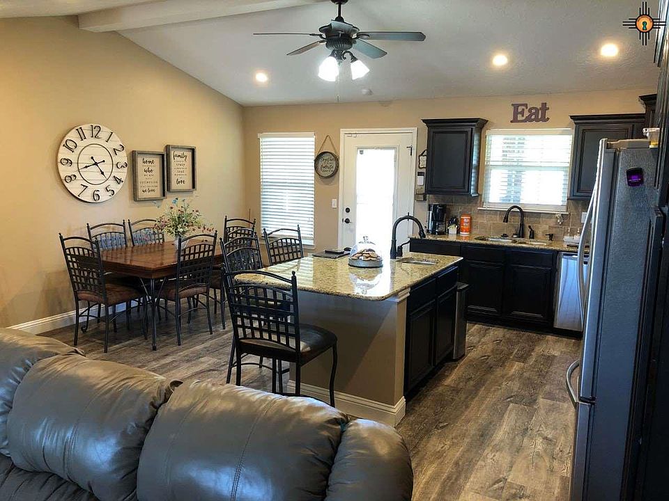 2nd image of 402 E University Dr