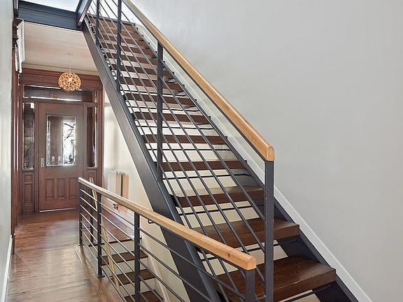 2nd image of 286 Park Pl