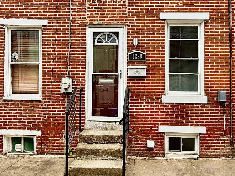1228 Peters St — Photo 2
