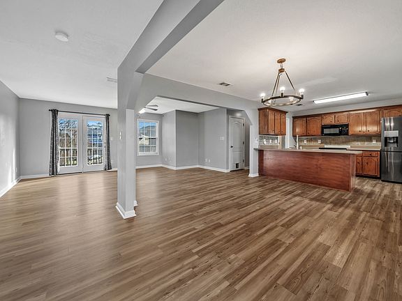 4th image of 1845 Rapids Ct