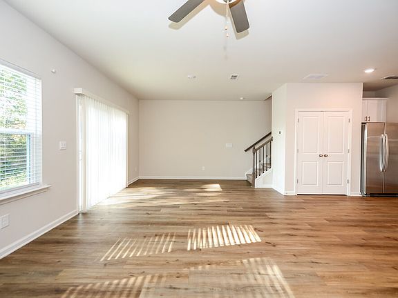 4th image of 1715 Villageside Ct