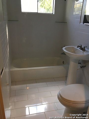 2nd image of 386 Maplewood Ln