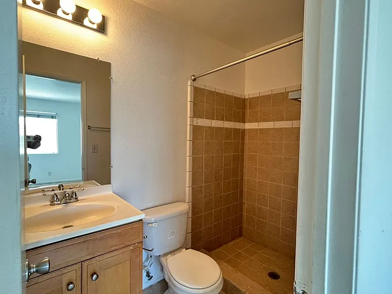 755 Gaviota Ave — Photo 14