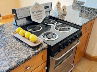 12 Stoneholm St APT 527, Boston, MA 02115