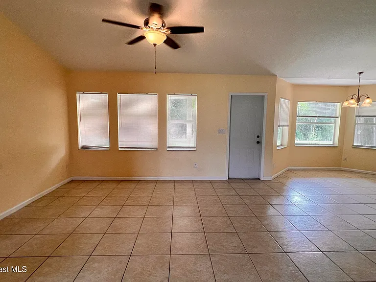 2681 Madden Ave SW — Photo 4