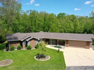 27 Birchwood Ln, Saint Anne, IL 60964