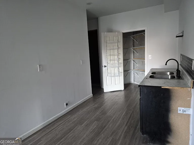 1506 Charcoal Ives Rd — Photo 12