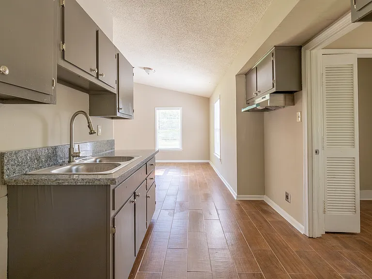 8106 Elmbrook Dr — Photo 8