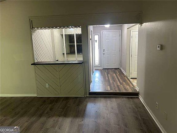3rd image of 8601 Cedar Creek Rdg