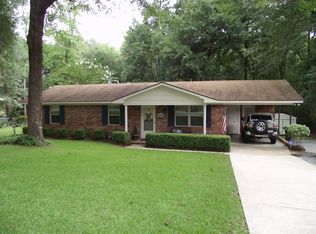 1907 Greenview Dr, Douglas, GA 31533