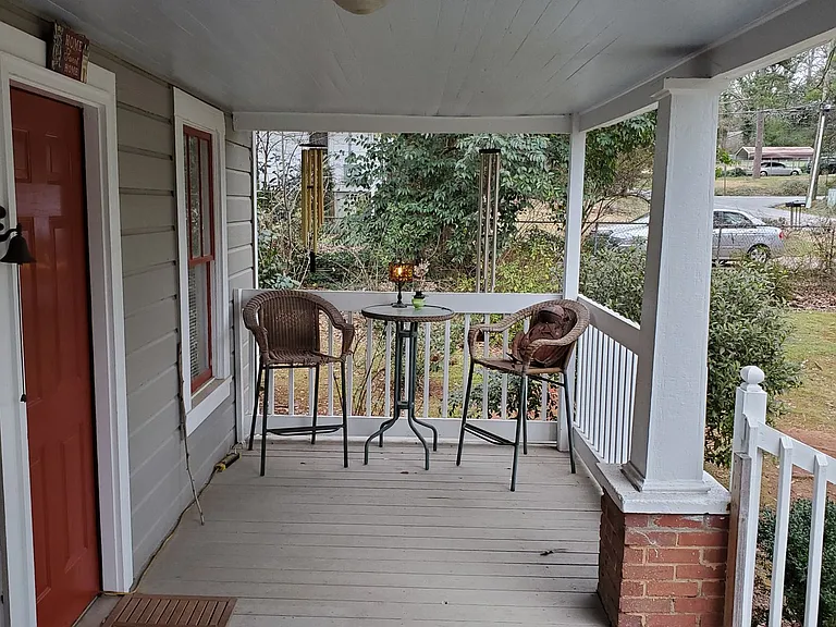 220 Johnson Dr — Photo 4