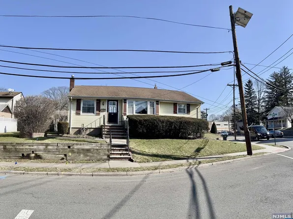 105 S Demarest Ave, Bergenfield, NJ 07621