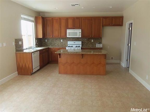 4th image of 461 Heather Creek Dr