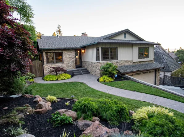 70 Saint James Pl, Piedmont, CA 94611