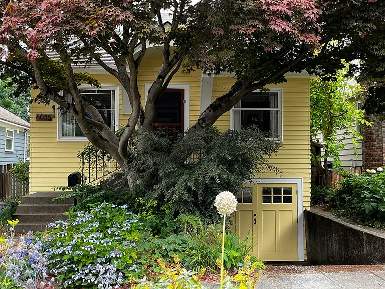 6035 26th Ave NE — Photo 2