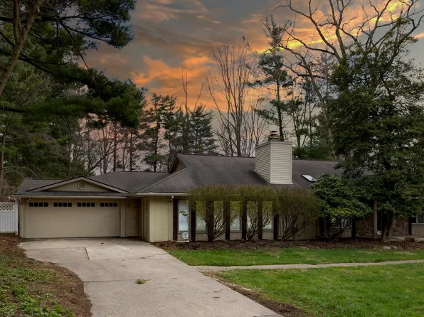 22200 Carleton Ave, Southfield, MI 48033