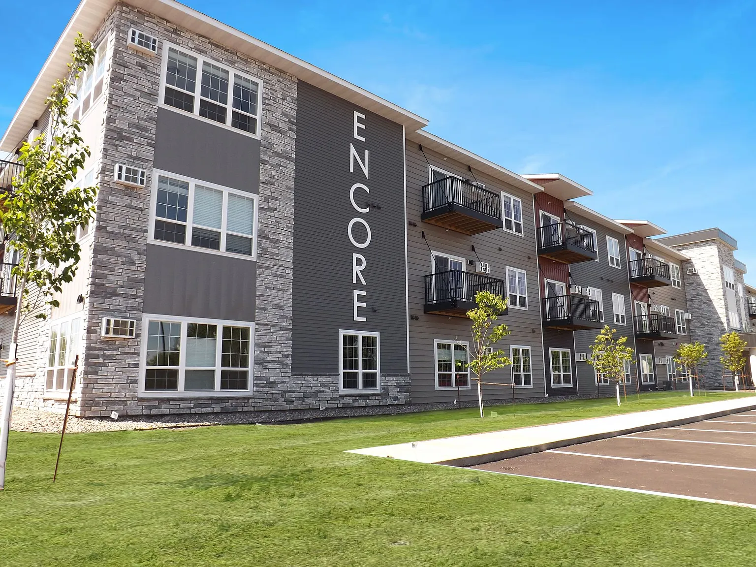Encore Park Apartments — Photo 2