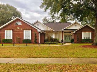 2713 Woodbreeze Dr, Cantonment, FL 32533