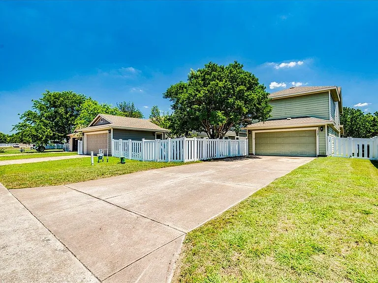 1507 Davis Mountain Loop — Photo 24