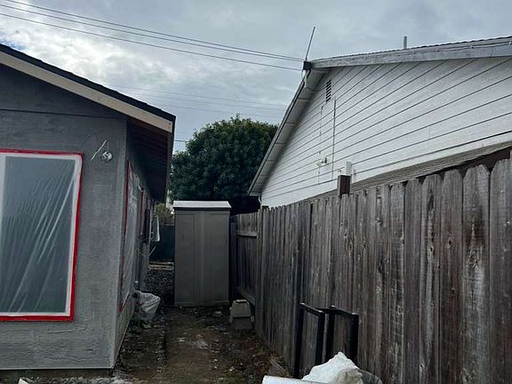 4th image of 3003 Baylis St